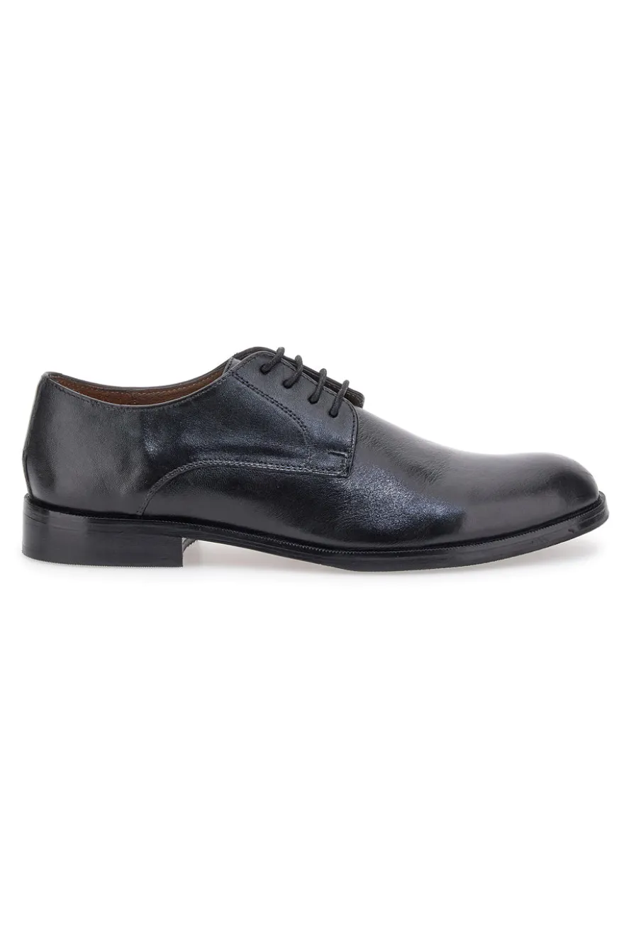 Scarpe Stringate Nere In Vera Pelle Claremorris 565