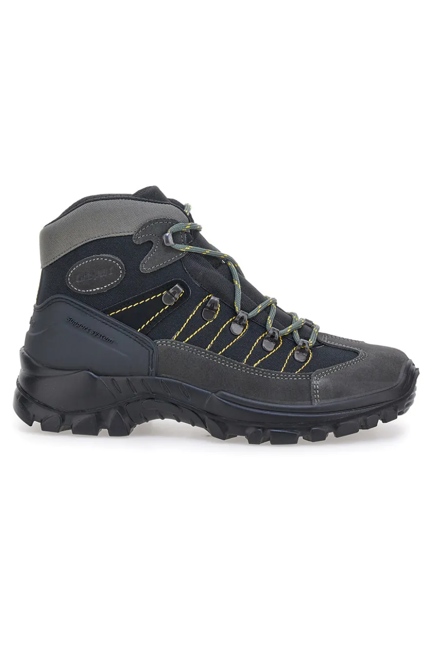 Scarponcini da trekking neri con suola carrarmato Track down 13342S40