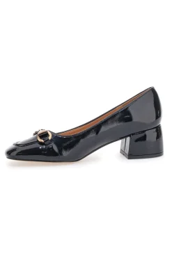 Schwarze Ballerinas in Lackoptik mit vorderer Klammer und niedrigem Absatz MON DIEU 9401Q13