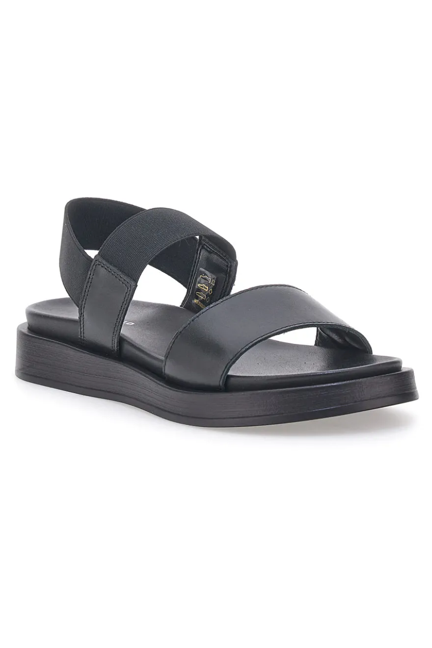 Schwarze Ledersandalen mit gekreuzten Riemen und elastischer Rückseite Pittarello Focus 28067