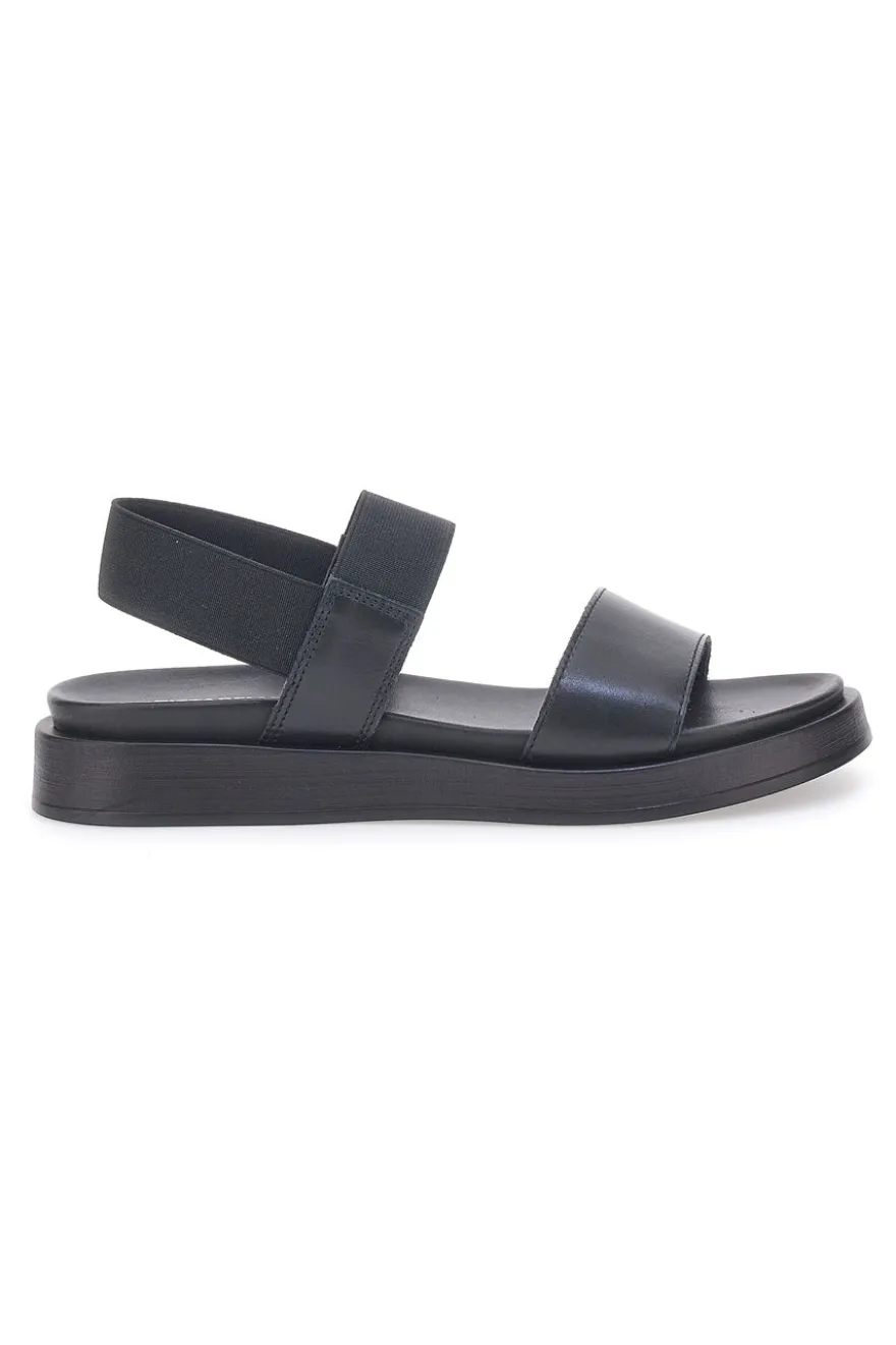 Schwarze Ledersandalen mit gekreuzten Riemen und elastischer Rückseite Pittarello Focus 28067