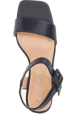 Schwarze Sandalen mit Absatz und Knöchelriemen im Café kosten 285