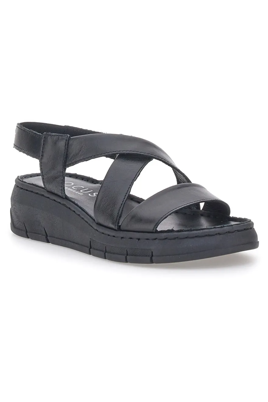 Schwarze Sandalen mit elastischer Rückseite und Plateau PITTARELLO FOCUS 3316124