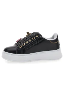 Schwarze Sneakers mit Blumenapplikationen an den Schnürsenkeln Grazie Girl 153917