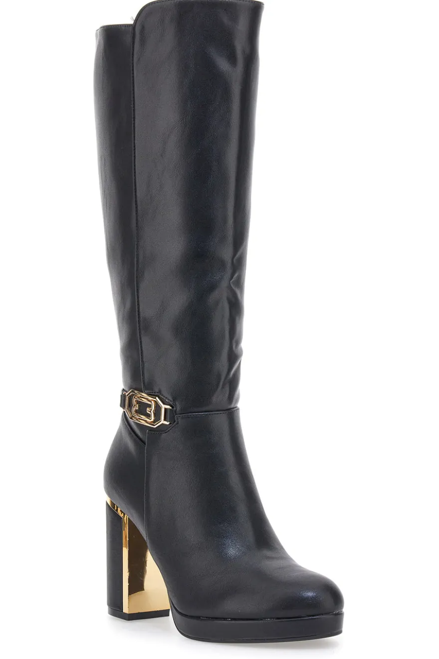 Schwarze Stiefel mit dekorativem Riemen The First RQ23WT6