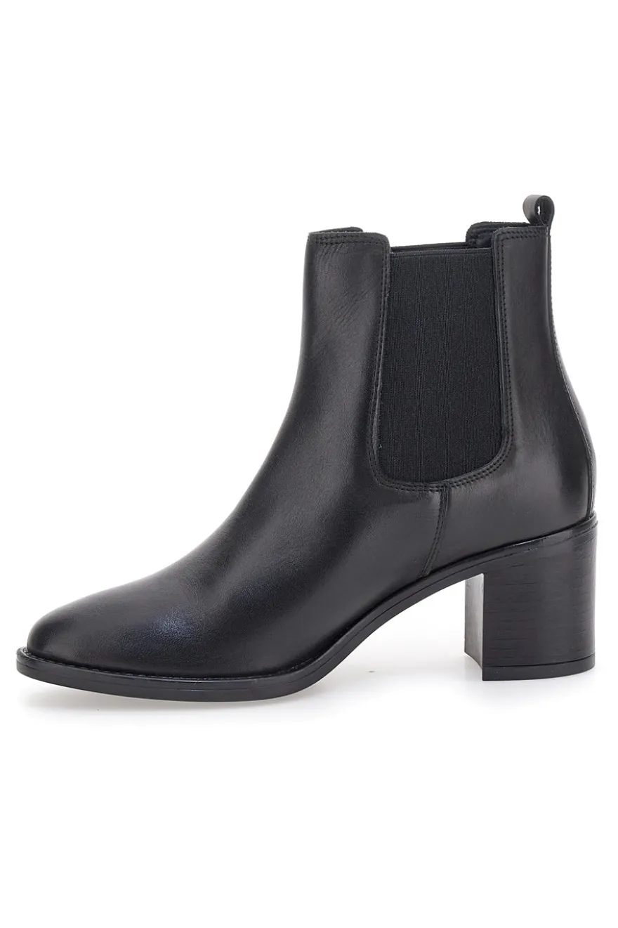 Schwarze Stiefeletten aus echtem Leder mit breitem Absatz und elastischen Einsätzen Pittarello Klasse 873240