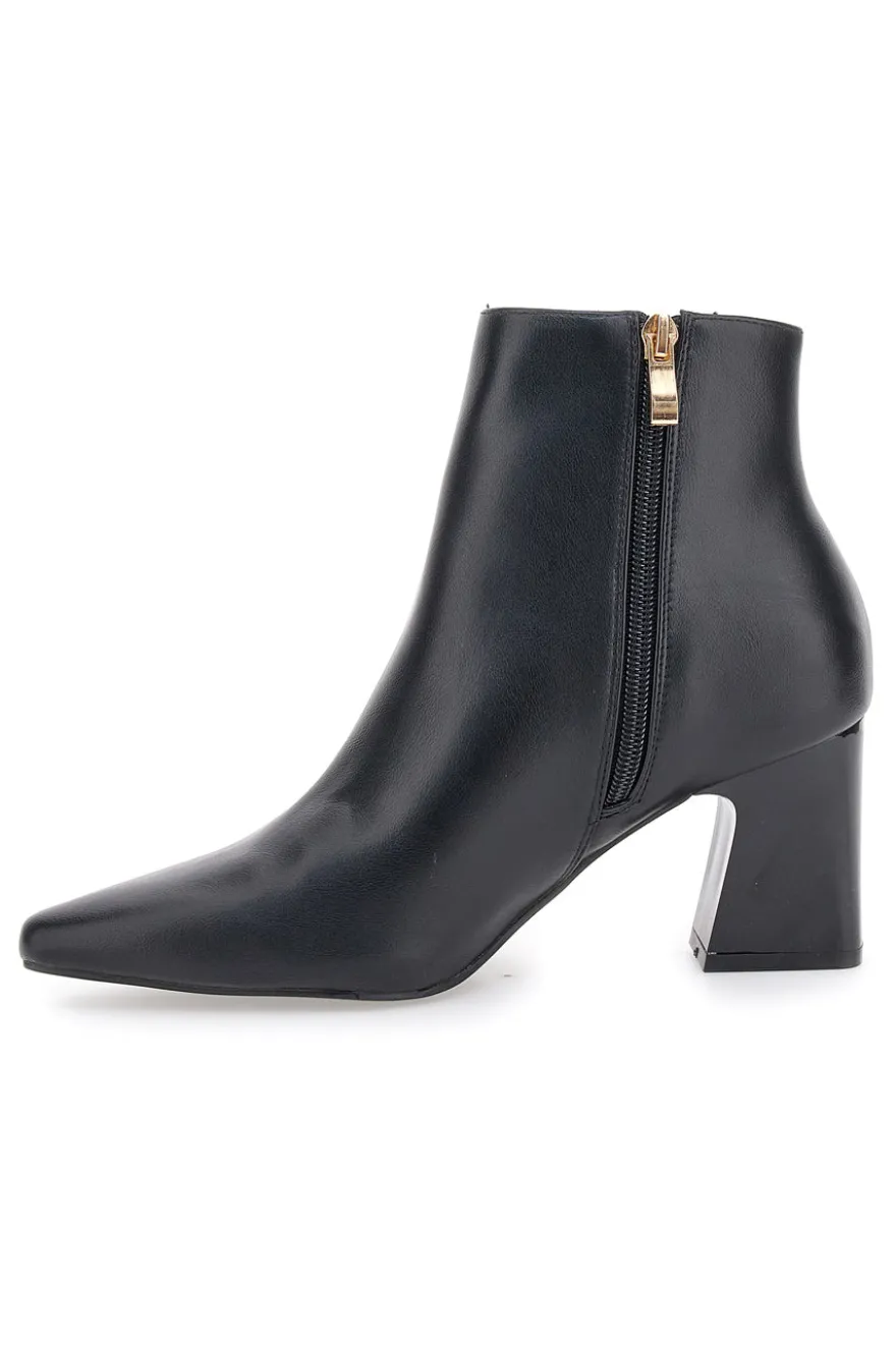 Schwarze Stiefeletten mit spitzer Spitze und Blockabsatz Ferré F536C641