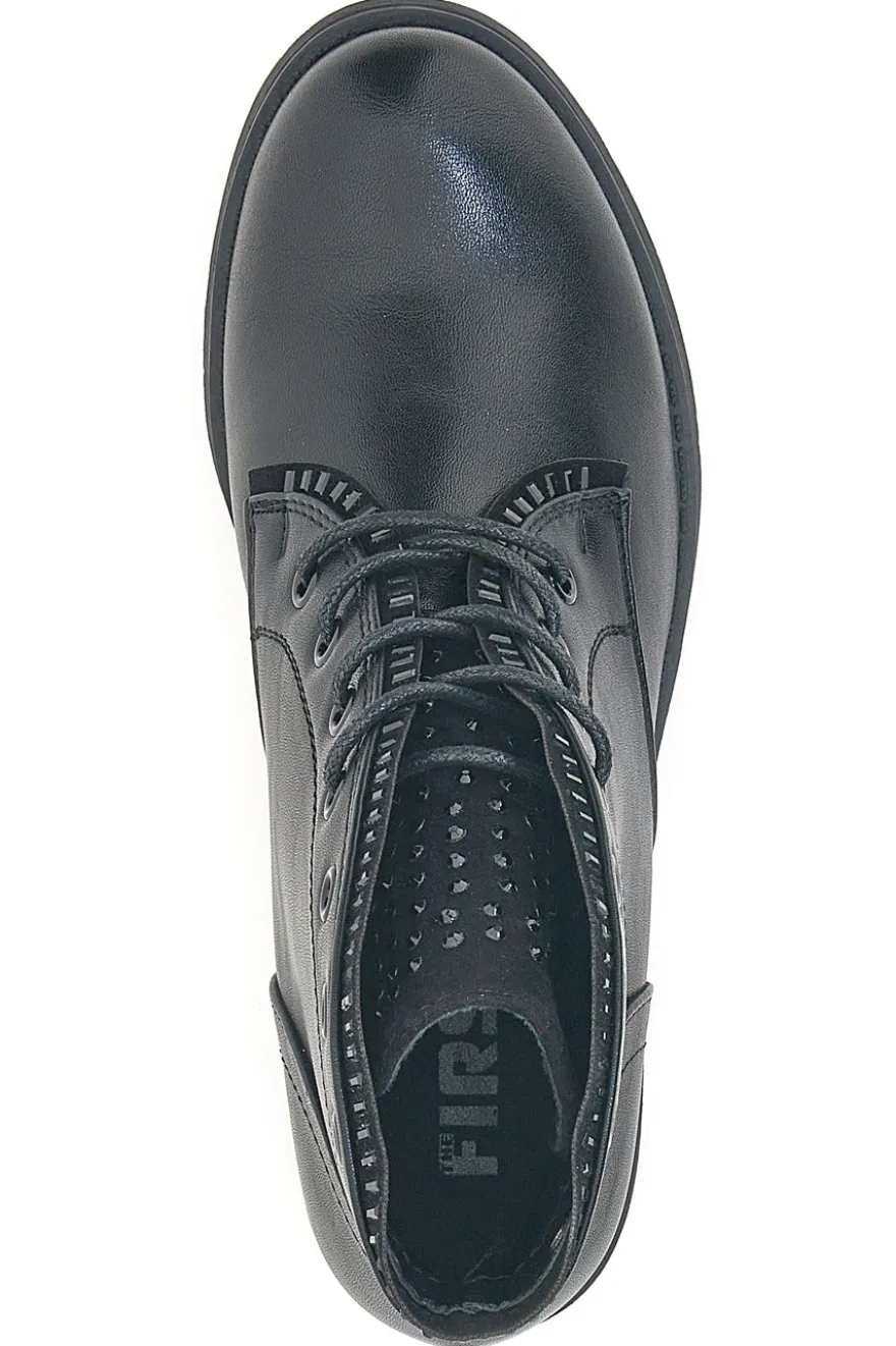 Schwarze Stiefeletten The First P630 mit Ton-in-Ton-Nieten