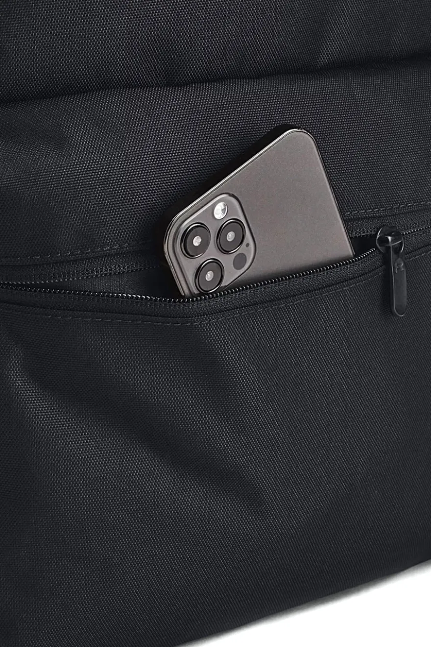 Schwarzer Rucksack mit weißem Under Armour Logo 1380476-002