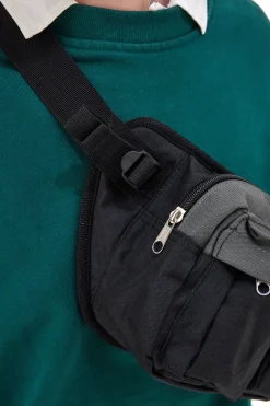 Schwarz-graue Gürteltasche mit Taschen Indigenous Metropolitan 21063