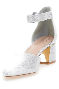 Silberne Pumps mit spitzer Spitze, Fesselriemchen und mittlerem Absatz MON DIEU 8257482838