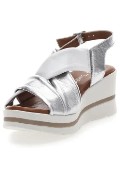 Silberne Sandalen mit Plateau und Obermaterial aus Leder Mio Tempo 269020