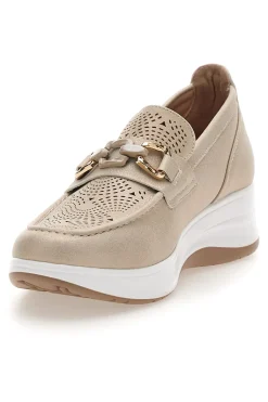 Slip on beige traforate con morsetto e zeppa Inblu 67IC