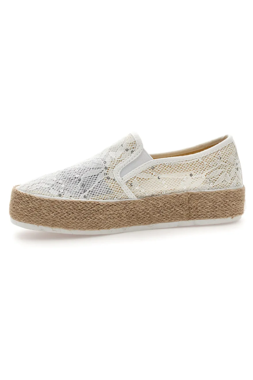 Slip-on bianche in crochet con suola in corda Energy E129