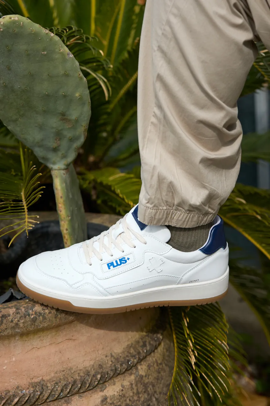 Sneaker bianca in vera pelle con dettagli blu Pittarello Plus S10
