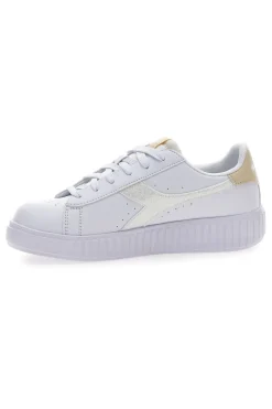Sneaker da donna bianche con platform e dettagli oro Diadora Game Step Glam GS