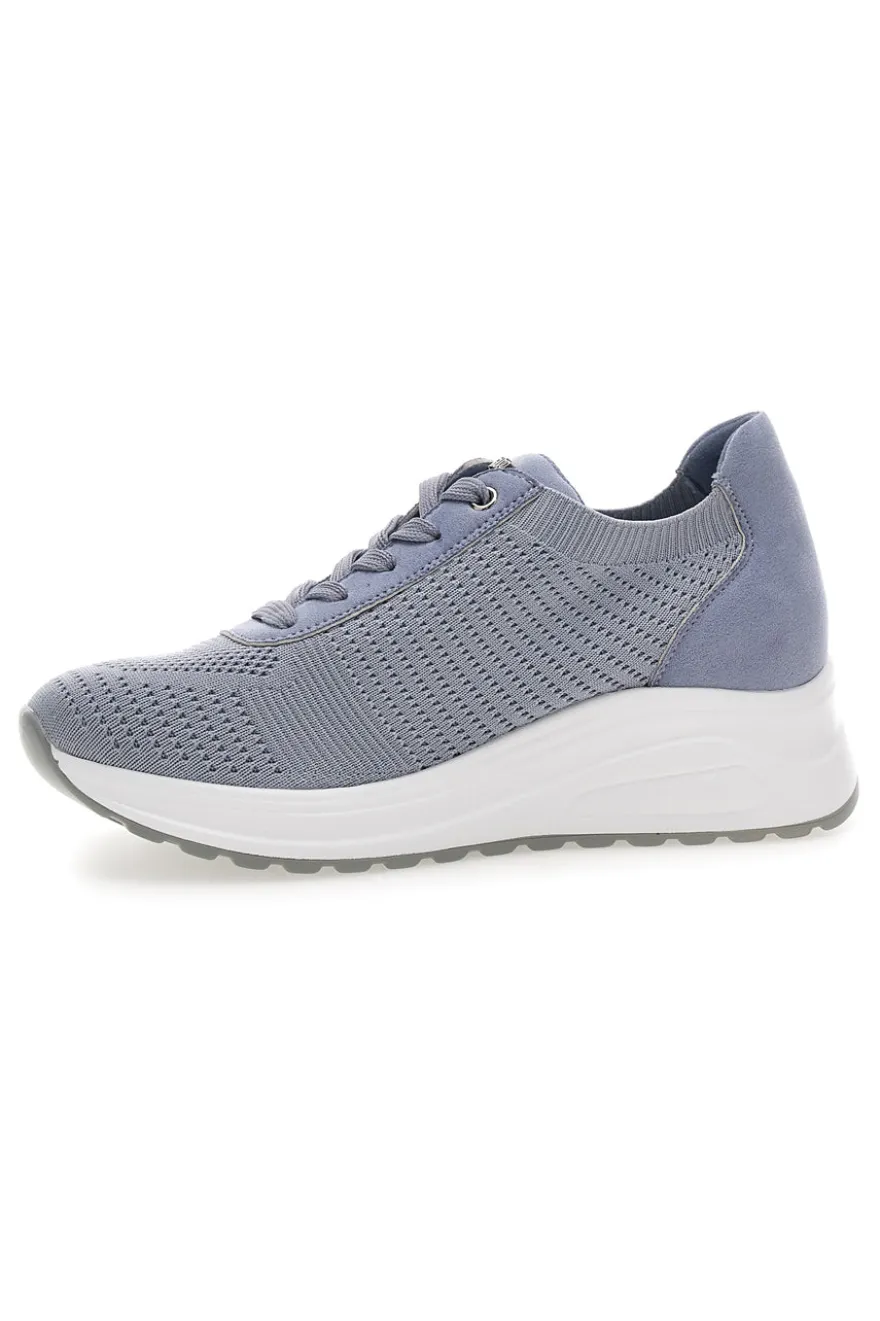 Sneakers azzurre in tessuto traspirante con zeppa Inblu 485IN