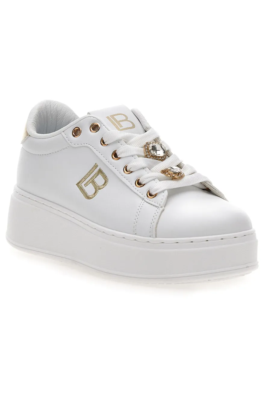 Sneakers bianche con charm gioiello e fondo alto Laura Biagiotti 9622M