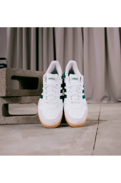 Sneakers bianche con dettagli verdi e suola gum Adidas Hoops 4.0