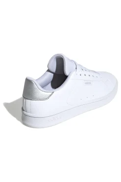 Sneakers bianche con dettaglio argento in materiale riciclato Adidas Urban Court