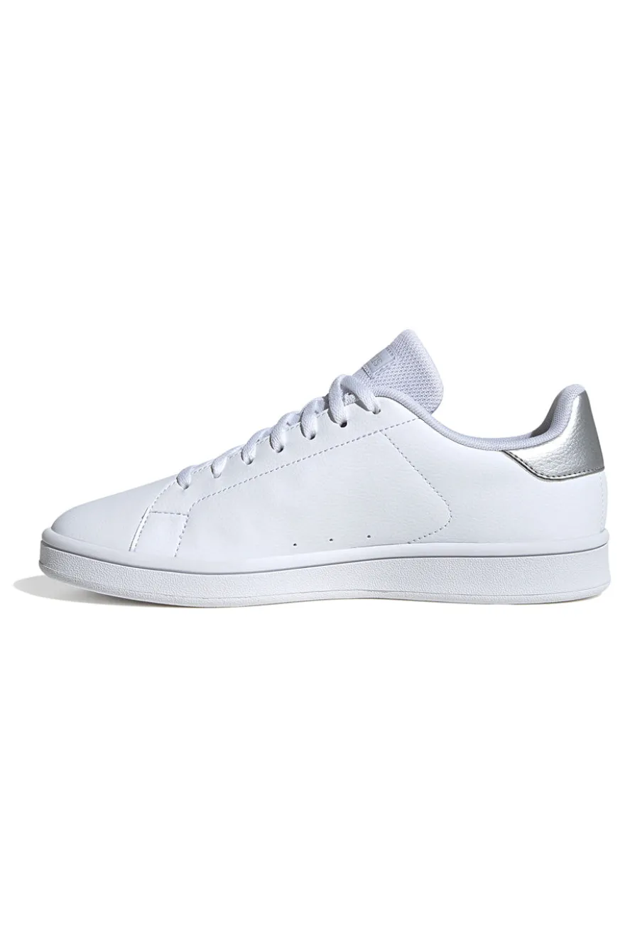 Sneakers bianche con finitura liscia Adidas Urban Court