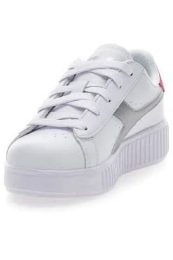 Sneakers Bianche con Logo Argento e Dettaglio Fuxia DIADORA GAME STEP METAL PS