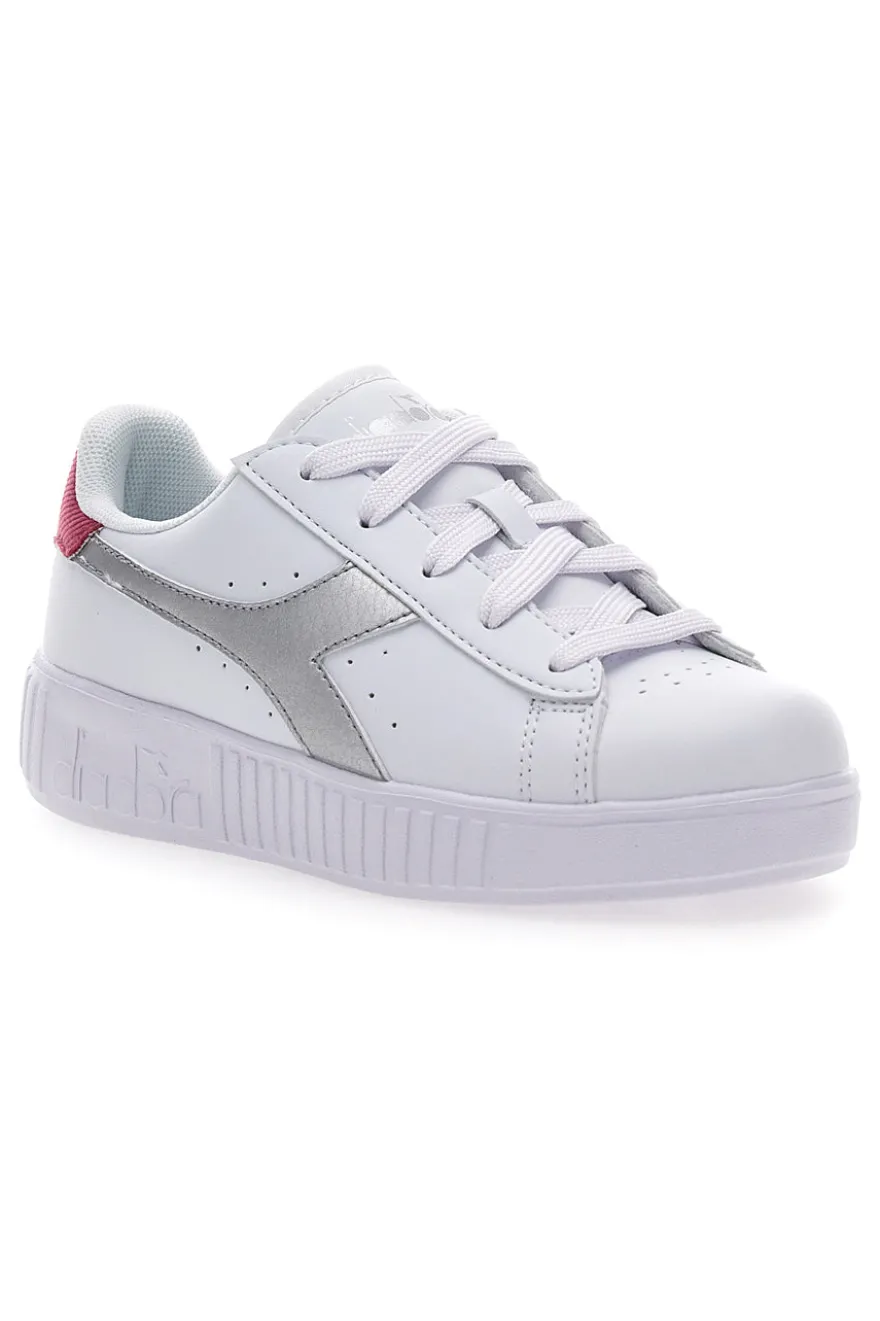 Sneakers Bianche con Logo Argento e Dettaglio Fuxia DIADORA GAME STEP METAL PS