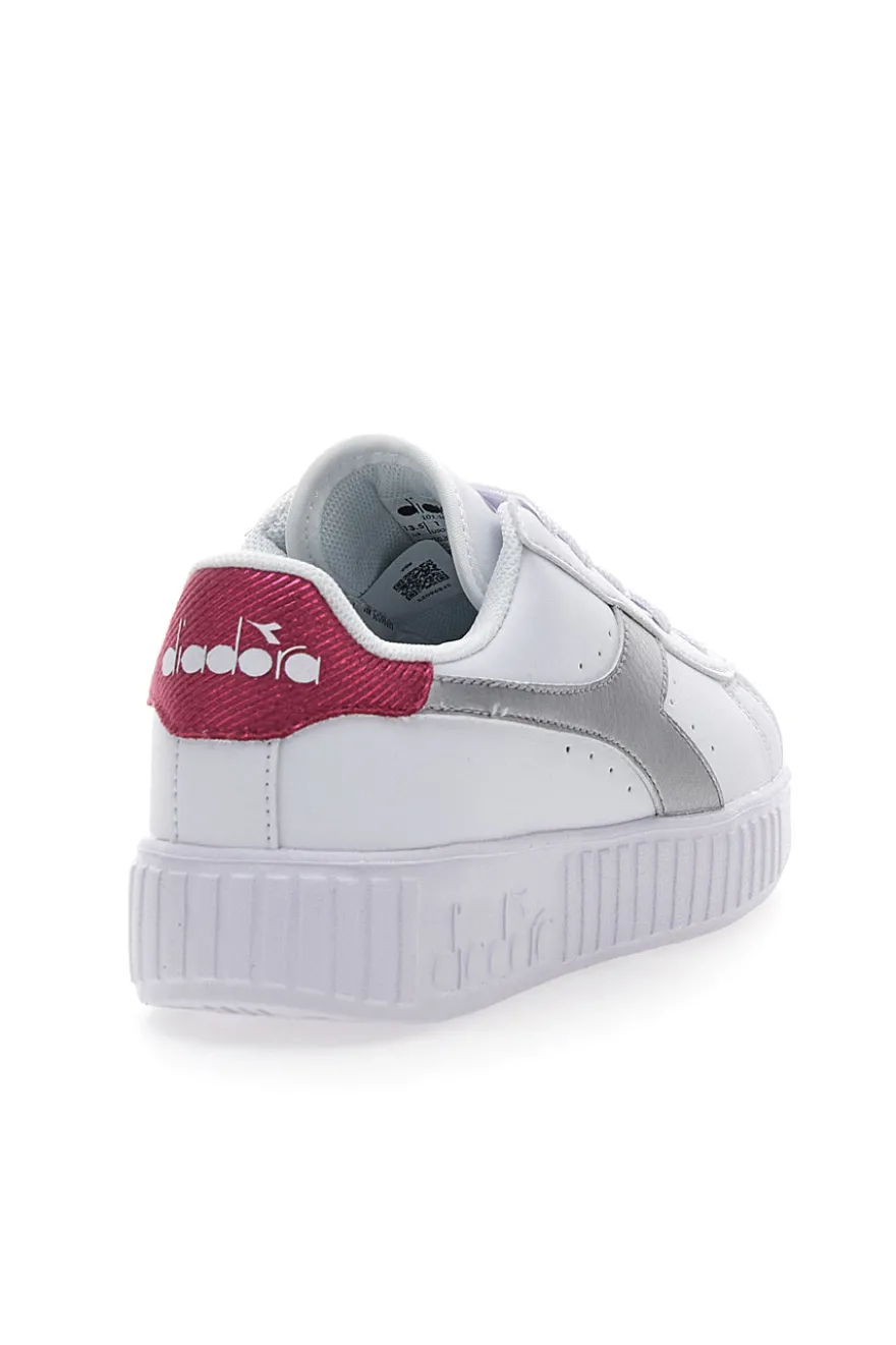 Sneakers Bianche con Logo Argento e Dettaglio Fuxia DIADORA GAME STEP METAL PS
