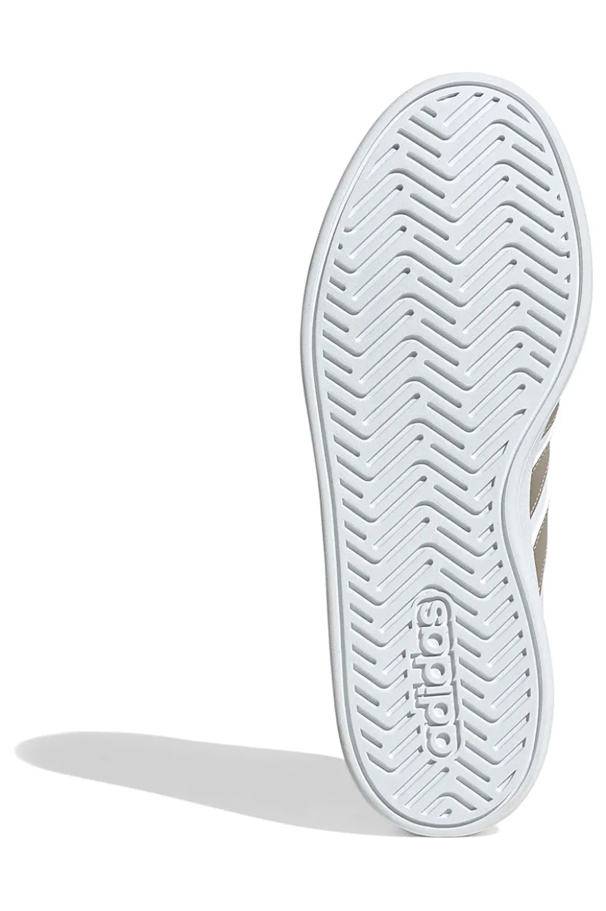 Sneakers bianche con strisce dorate in pelle sintetica riciclata Adidas Grand Court Base 3.0