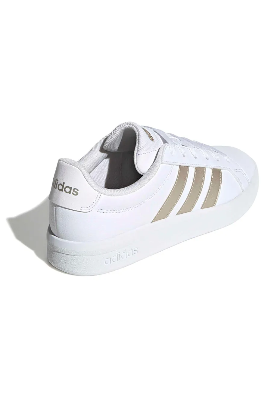 Sneakers bianche con strisce dorate in pelle sintetica riciclata Adidas Grand Court Base 3.0