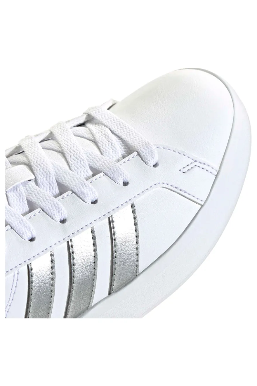 Sneakers bianche con strisce argento in pelle sintetica Adidas Grand Court 3 J
