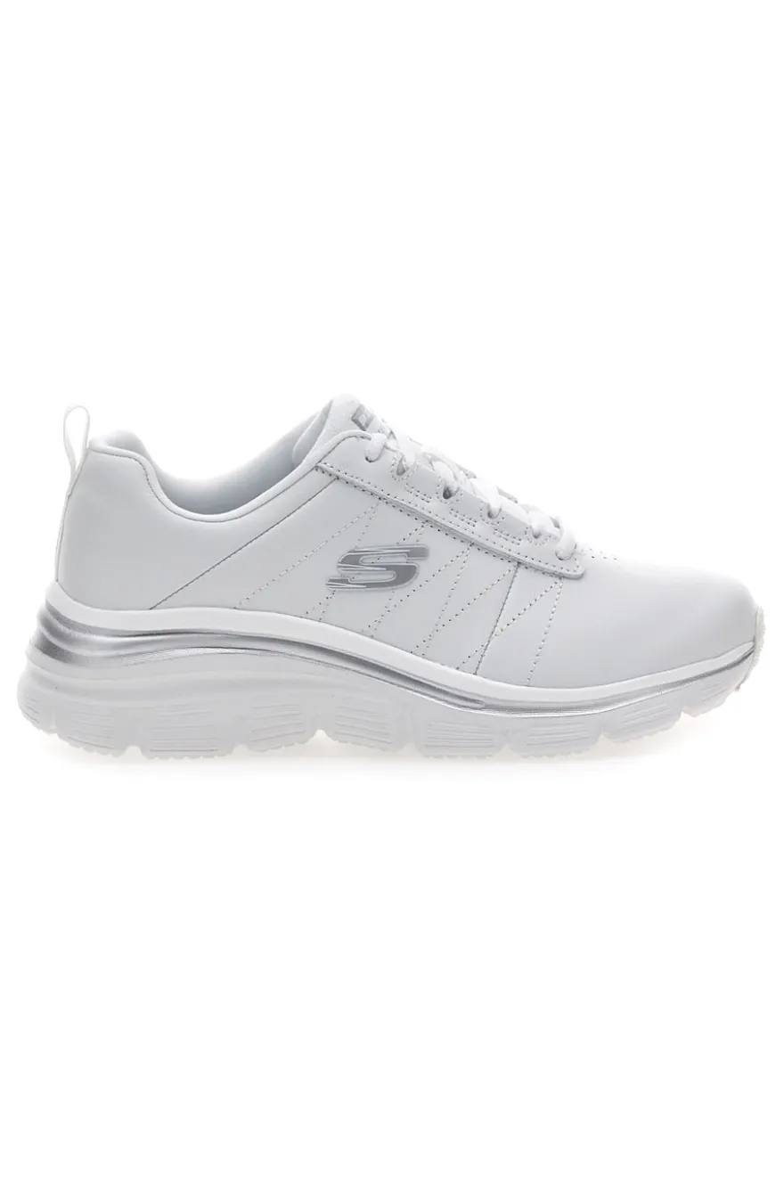 Sneakers bianche in pelle con Memory Foam Skechers Fashion Fit Effortless