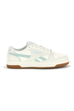 Sneakers bianco in pelle sintetica con dettagli verde acqua Reebok Match Prime V2