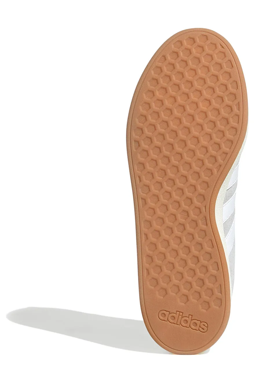 Sneakers grigie con dettagli bianchi stile retrò Adidas Grand Court Base 00s
