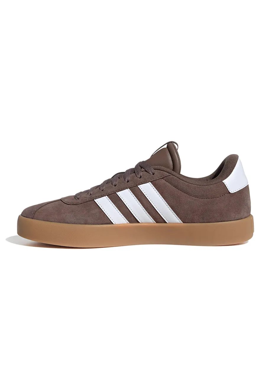 Sneakers marroni con strisce bianche e suola color gum Adidas VL Court 3