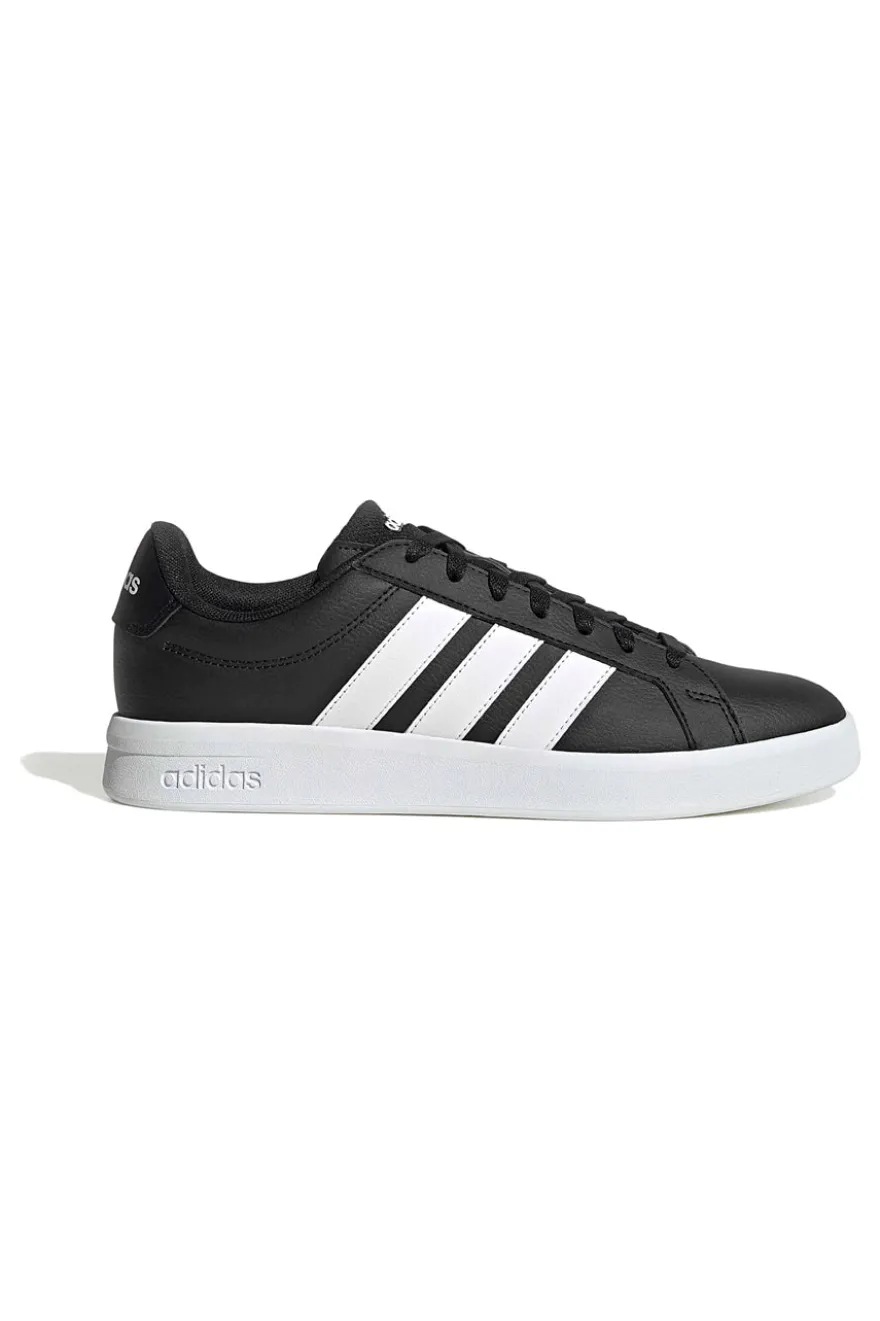 Sneakers nere con dettagli bianchi stile iconico Adidas Grand Court Base 3