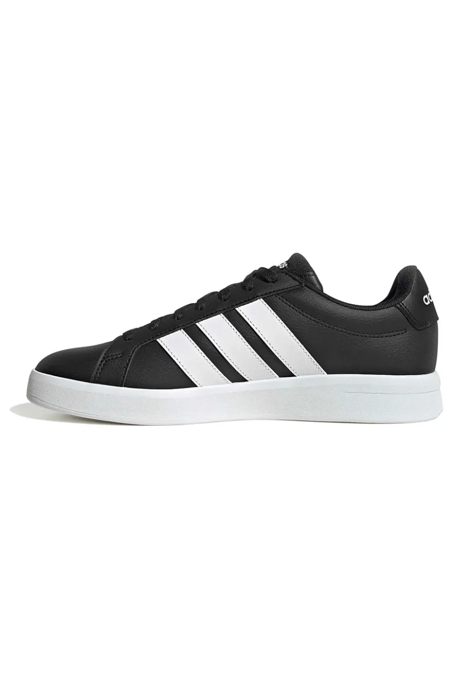 Sneakers nere con dettagli bianchi stile iconico Adidas Grand Court Base 3