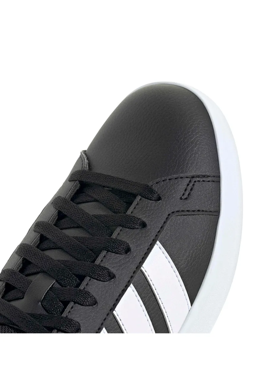 Sneakers nere con dettagli bianchi stile iconico Adidas Grand Court Base 3
