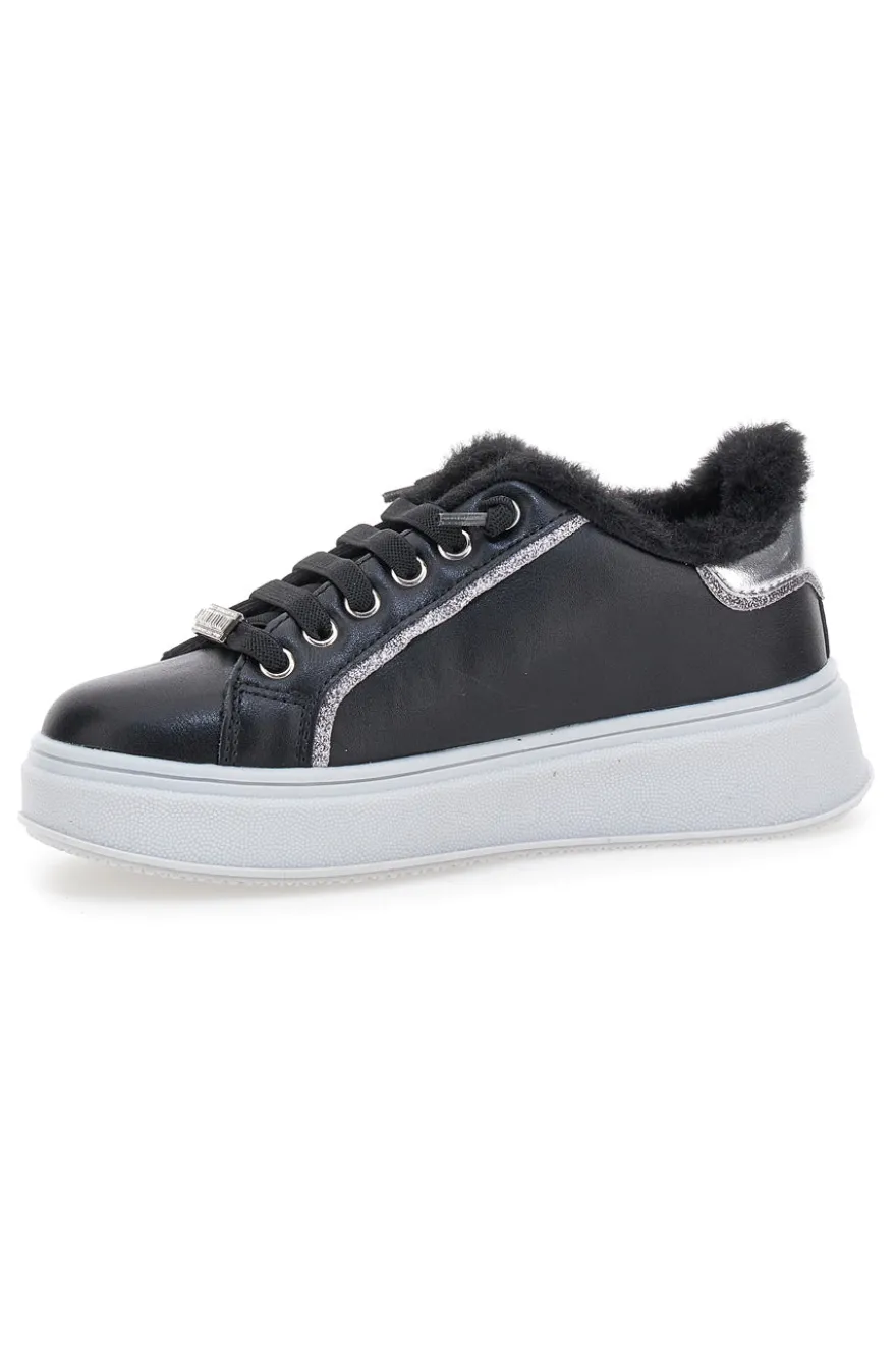 Sneakers nere con pelliccia e dettagli metallici Grazie Girl 153451