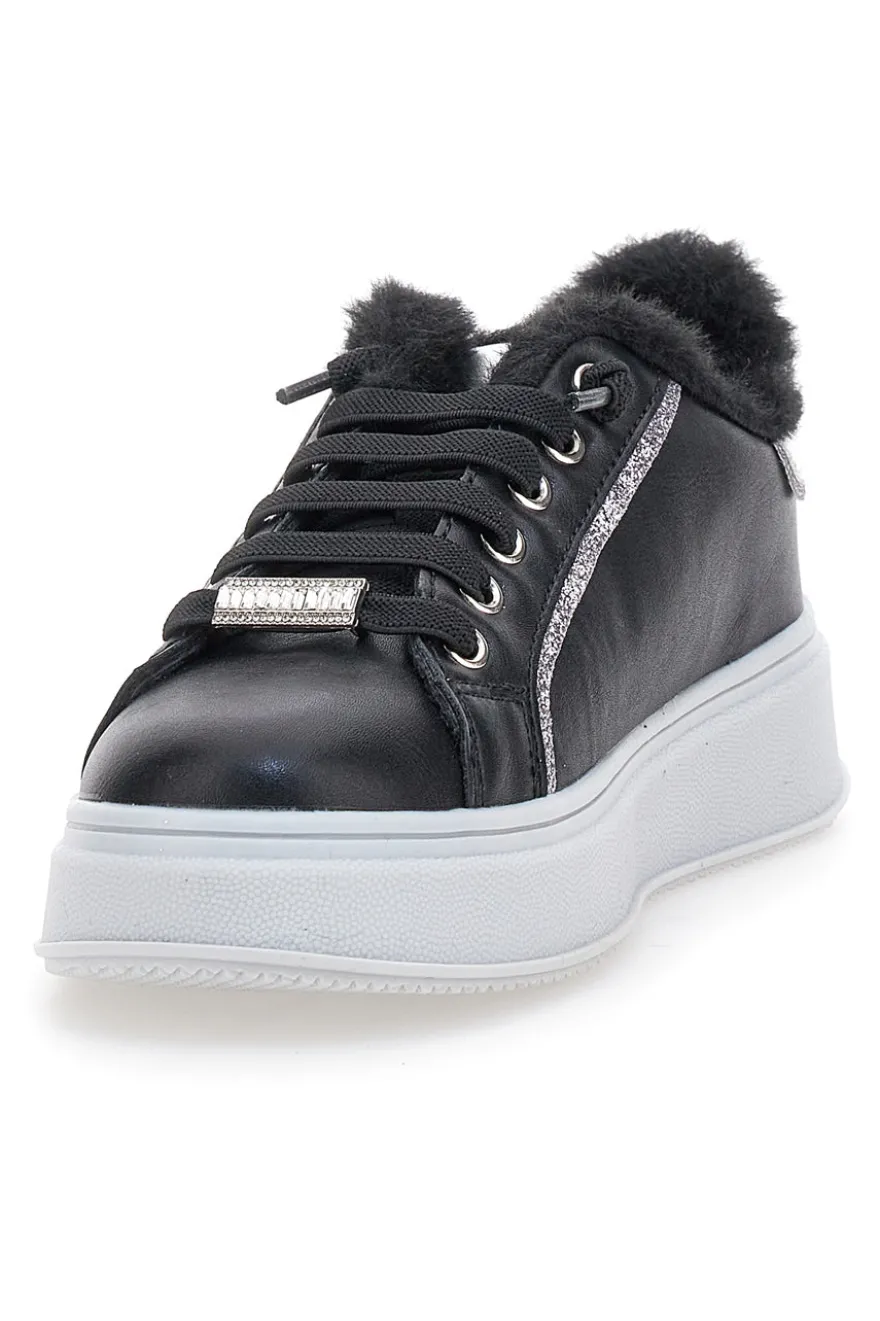 Sneakers nere con pelliccia e dettagli metallici Grazie Girl 153451