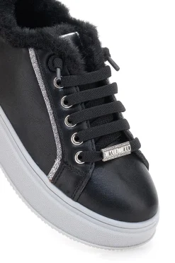 Sneakers nere con pelliccia e dettagli metallici Grazie Girl 153451