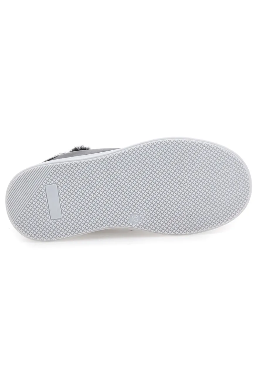 Sneakers nere con pelliccia e dettagli metallici Grazie Girl 153451