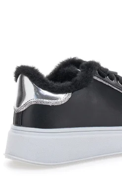 Sneakers nere con pelliccia e dettagli metallici Grazie Girl 153451