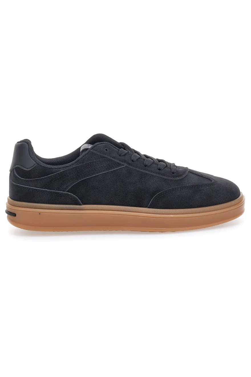 Sneakers nere con suola a contrasto Max Dillan GB2042