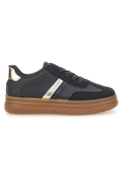 Sneakers nere con suola caramello e dettagli oro Me & Me GB2026