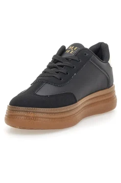 Sneakers nere con suola caramello e dettagli oro Me & Me GB2026