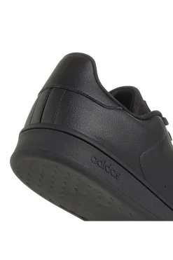 Sneakers nere in materiale riciclato Adidas URBAN COURT