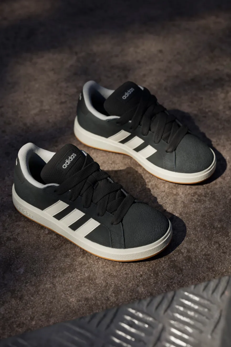 Sneakers Nero in suede Adidas Grand Court 00s