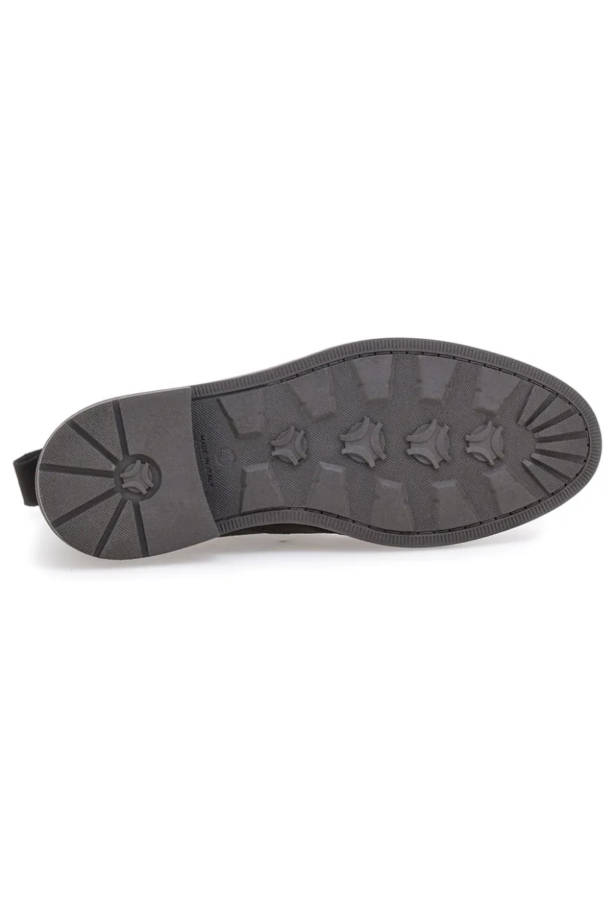 Stivaletti Beatles marroni in camoscio con lavorazione brogue Pittarello 44