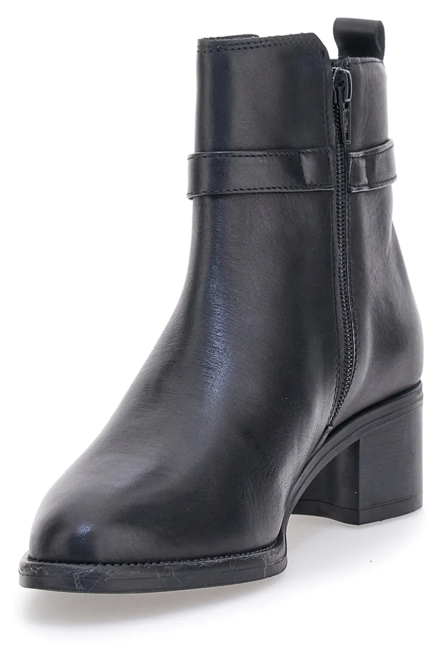 Stivaletti neri in pelle con tacco basso Pittarello Class 852160